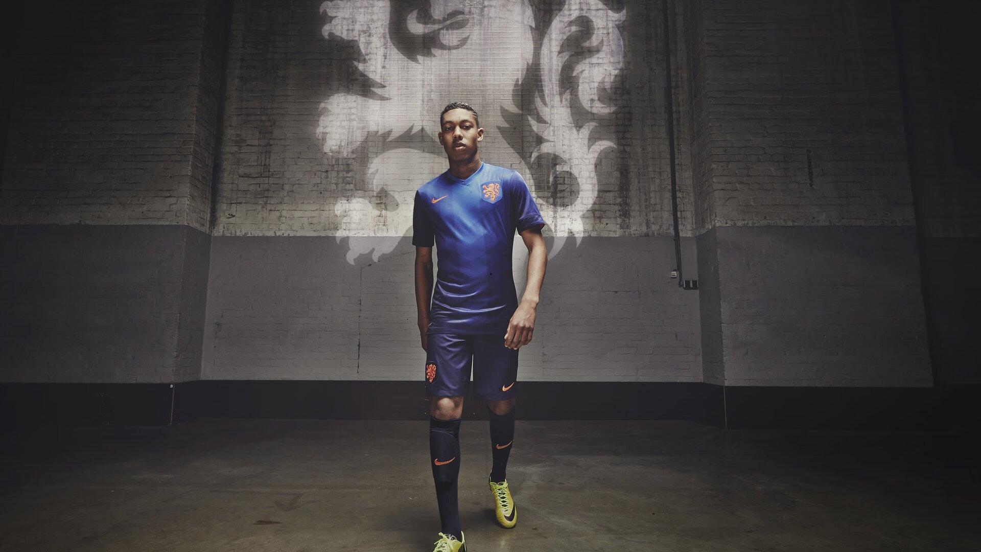 拜仁豪掷8000万欧元再追迪亚斯，转会拉锯战进入关键细节协商阶段