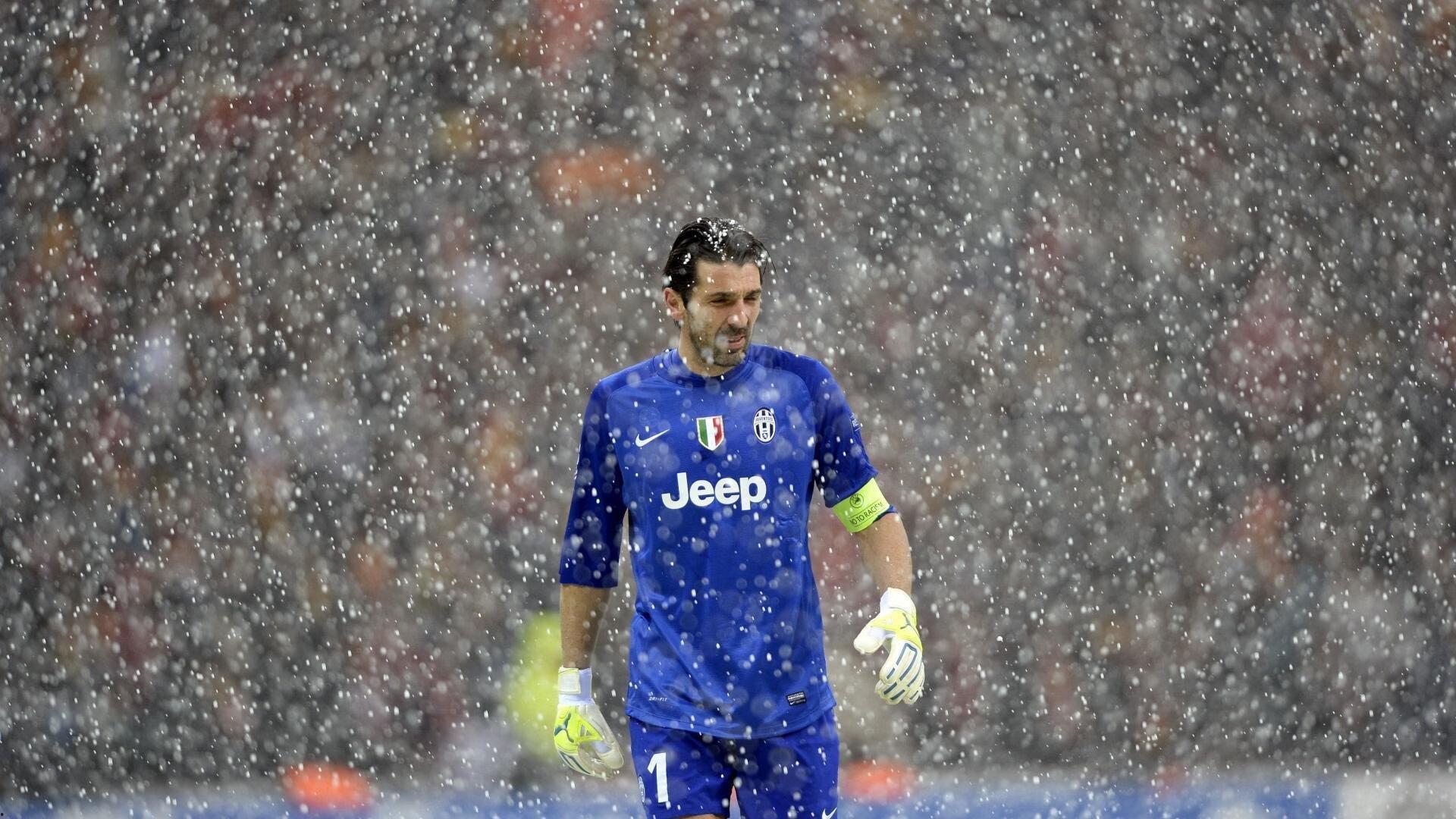 夜读穆帅捉鬼大戏提前上演？更衣室暗流涌动，赛季初即临大考